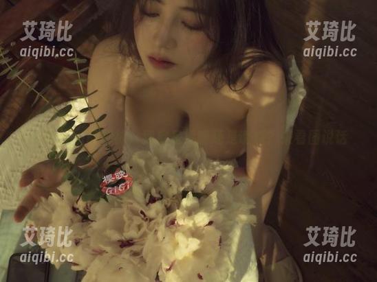 樱晚gigi的棉袜：到底是温暖还是诱惑？来看图说话