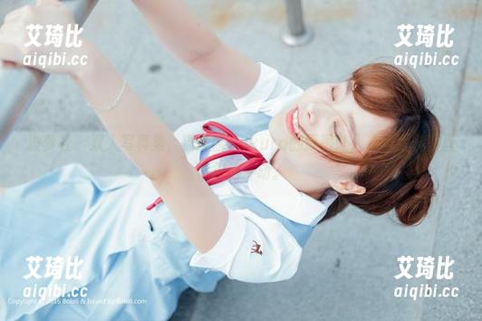 波萝社 - 双人写真集，猫九酱Sakura的原图让人有种想藏在画框里的冲动。