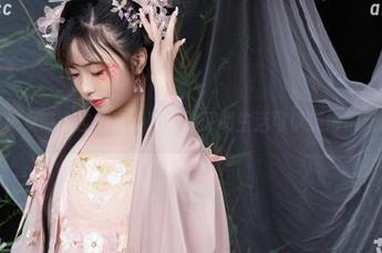 爆机少女喵小吉的高清旅拍，证明生活可以美得很无趣。