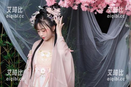爆机少女喵小吉的高清旅拍，证明生活可以美得很无趣。