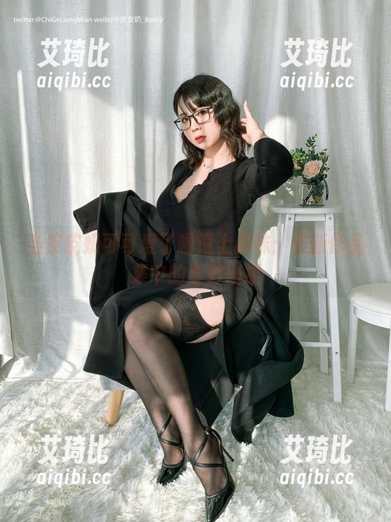 当皮皮奶可可爱了啦遇上棉袜：最新作品集中的奇妙碰撞