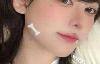 啧啧，眼酱大魔王w海边合集：手握冰淇淋，假装自己是女海神的嘛？