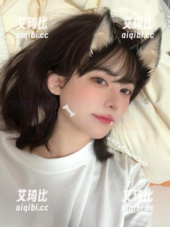啧啧，眼酱大魔王w海边合集：手握冰淇淋，假装自己是女海神的嘛？