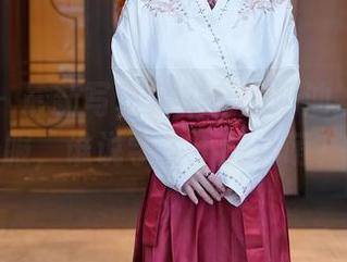秀人网 – 最新写真集来袭：奶油妹妹穿校服，谁说学生不能卖萌？