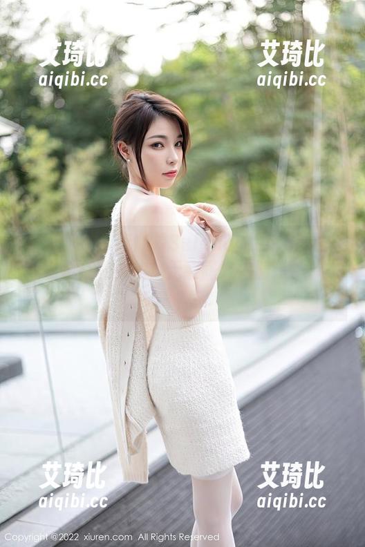秀人网 - 探索娜露Selena的吊带作品——光线打在那儿，无意间好像洞悉了什么？