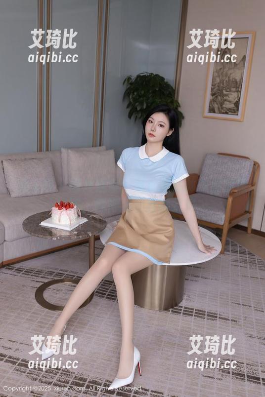 秀人网 - 图片观察：是小逗逗体操服的原图，瞬间吸引我的目光