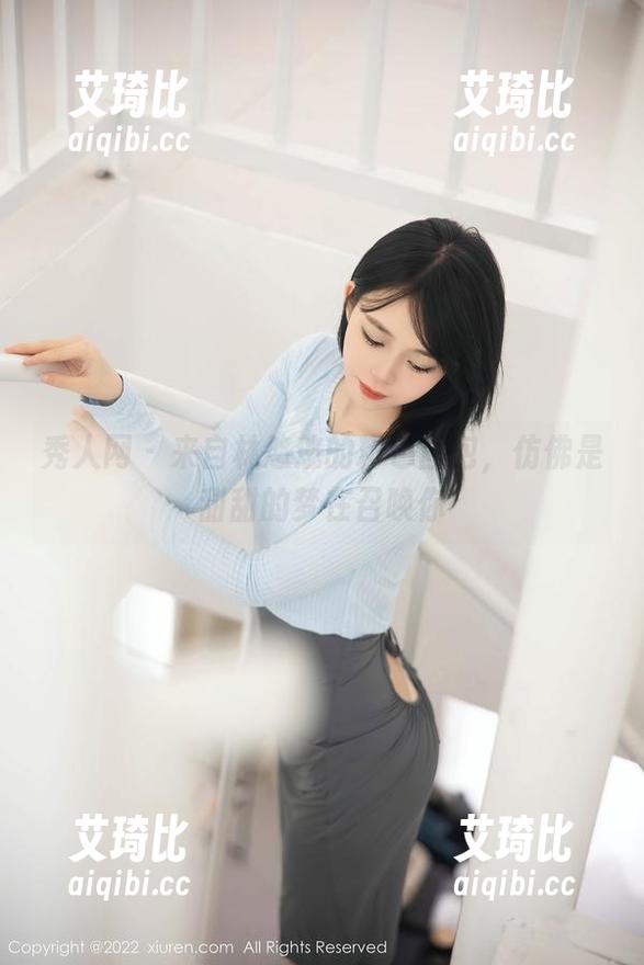 秀人网 - 来自林悠悠的粉色图包，仿佛是甜甜的梦在召唤你