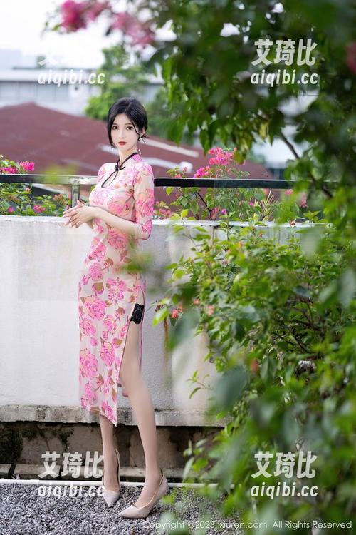 秀人网 - 林星阑的皮衣写真：我是不是该买一件？看完套图心里默默掂量着钱包。
