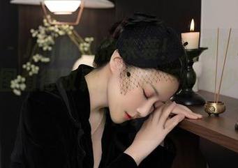 秀人网 – Jill的风格来袭！潘琳琳ber的礼服原图值得收藏，更新版也多少有点小变化。