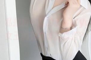 秀人网 – 私拍图包里的王馨瑶yanni：这女王的魅力谁能抵挡？