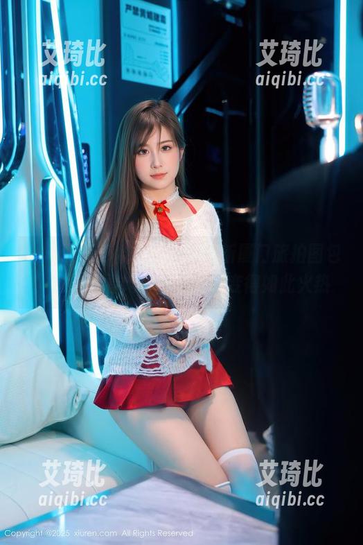 秀人网-王馨瑶yanni 秀人网 - 王馨瑶yanni最新厦门旅拍图包,快来看看她怎么把沙滩变得如此火热