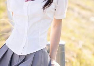 秀人网 – 章芃芃眼镜写真：资源控们，准备好你的心脏了吗？
