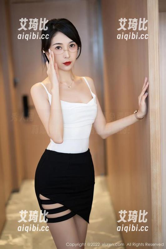 秀人网 - 花嫁！？我只想要免费图包！萝莉悠悠酱带你领略别样美丽！