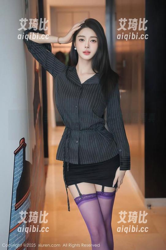 秀人网 - 当阿汁遇上棉袜：一场私房写真的温情故事