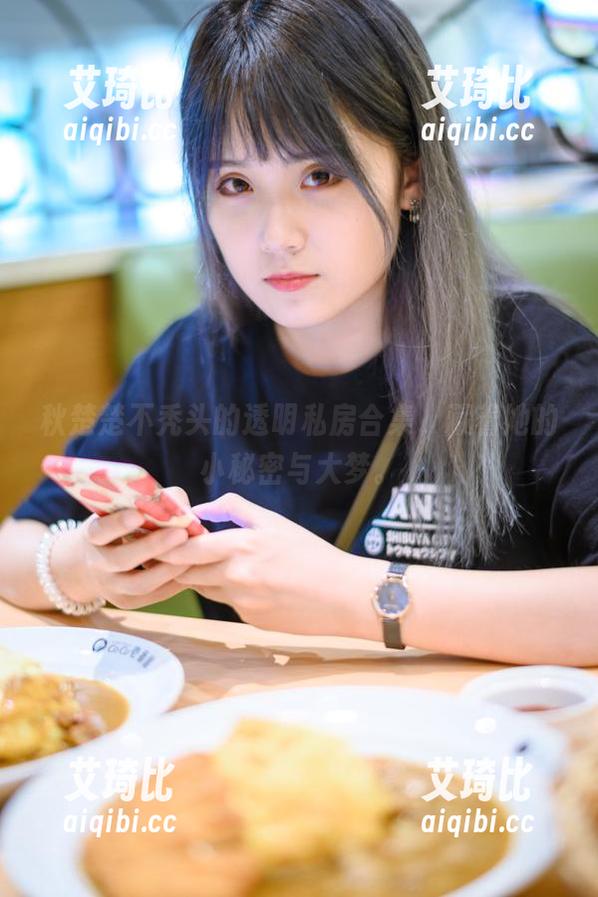 秋楚楚不秃头的透明私房合集，藏着她的小秘密与大梦。