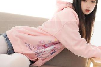 紧急企划 – 一只喵喵梓的水手服写真，仿佛能听见海浪轻声呢喃！