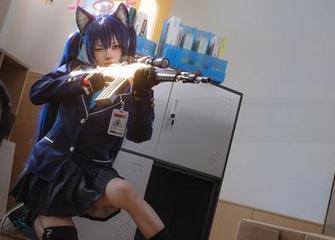 精选绮太郎红裙写真：你确定这不是我心目中的时尚指南？