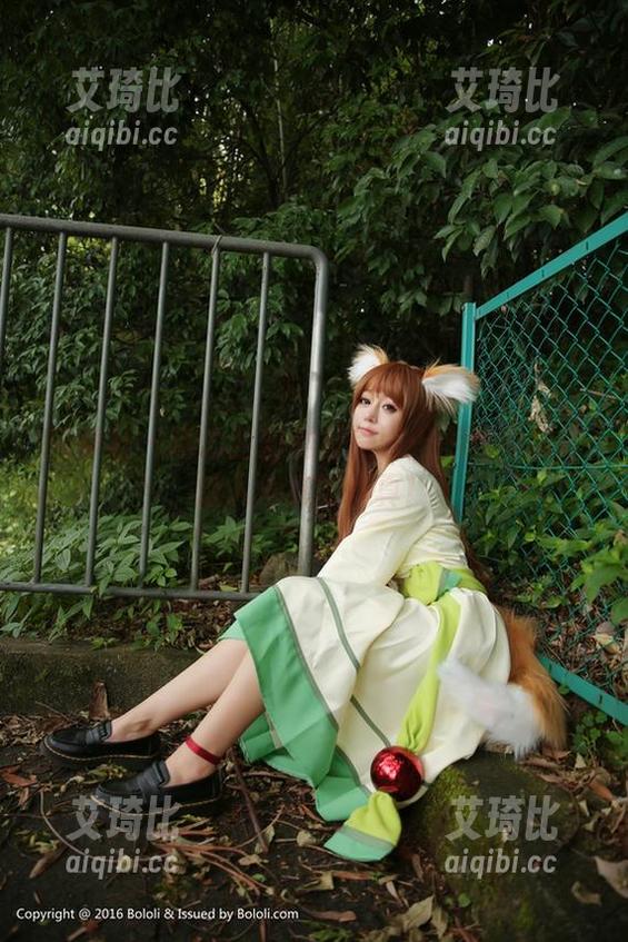 菠萝社 - 活力四射的夏美酱：图库中那些让人心痒的写真！