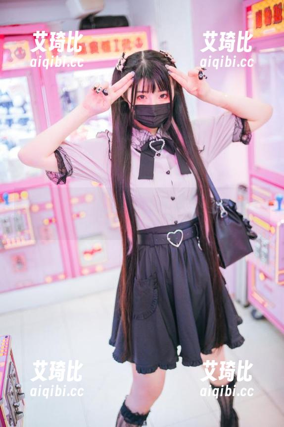 落落Raku的城市生活：图包里那些CITYGIRL不为人知的心情