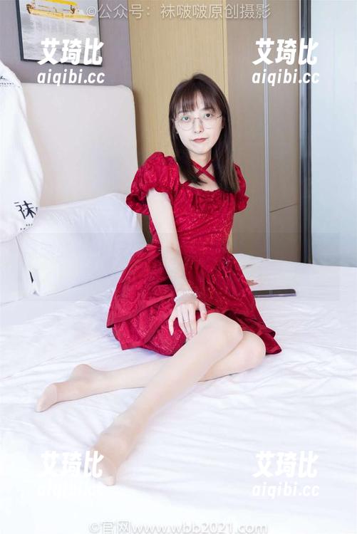 袜啵啵 - 小安与白棉袜：写真里的光影游戏，原图来了哦！
