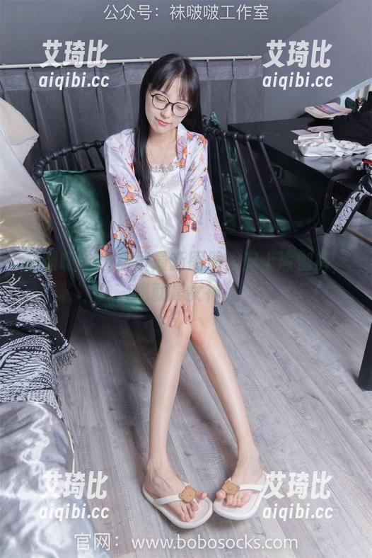 袜啵啵-小甜豆 袜啵啵 - 小甜豆最新图册:穿上瑜伽裤,我就是女神!