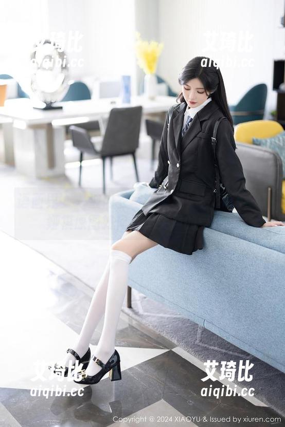 语画界 - 一波内衣写真来袭！看Cris_卓娅祺原图如何打造笑声的气氛！