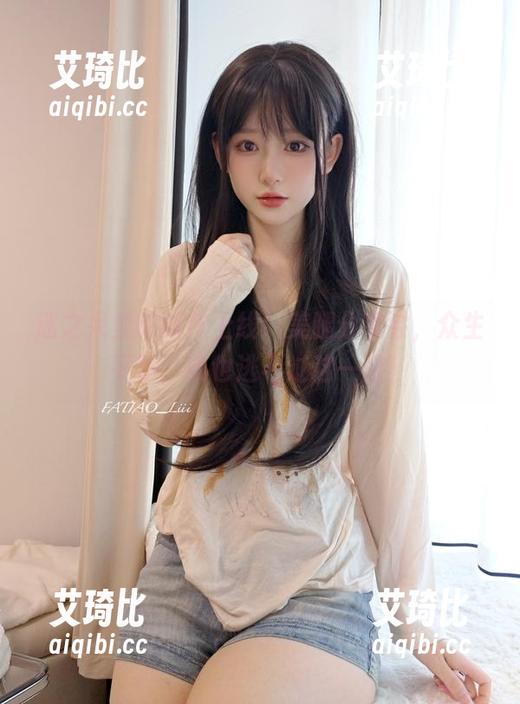 迷之呆梨的新作上线！美腿分享会，众生平等，谁也逃不过这一腿！