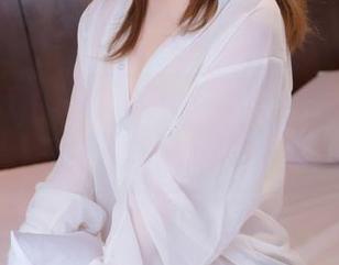 图集中藏了多少套路？雯妹不讲道理美脚让人欲罢不能，真是个小妖精！