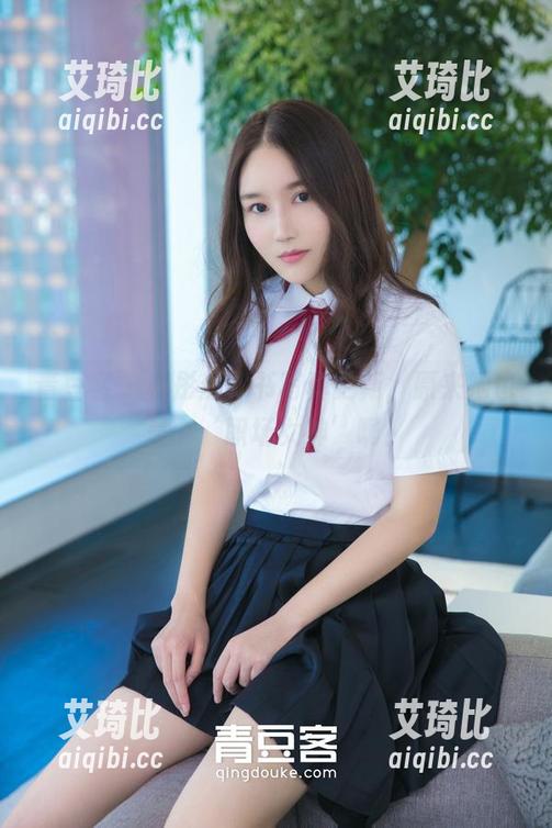 青豆客-程彤颜 青豆客 - 程彤颜秘书写真更新,原来她也是个‘职场女神’啊!
