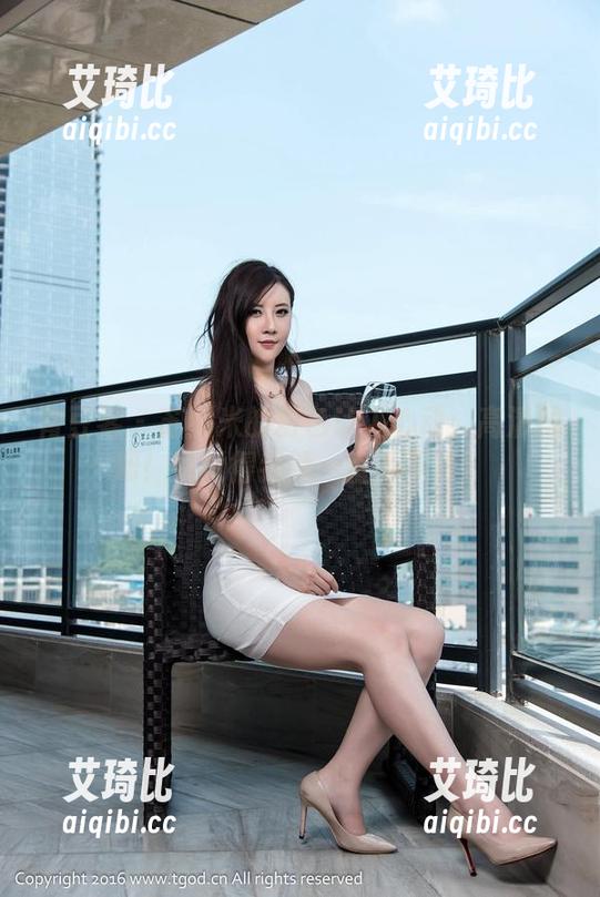 青豆客 - 苏糯米的粉色让人心动：高清图册！我觉得我能一直看下去！