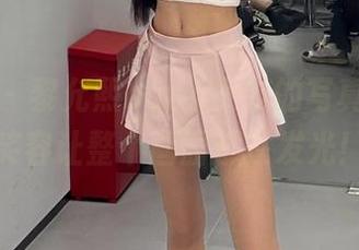 微密圈 – 黎允熙baby女友的写真：她的笑容让整个画面都在发光！