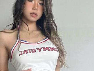 微密圈 – 呼吸间的宁静：黑饱宝的清纯图集探秘